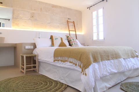 Deluxe Double Room | Desk, blackout drapes, WiFi (free)