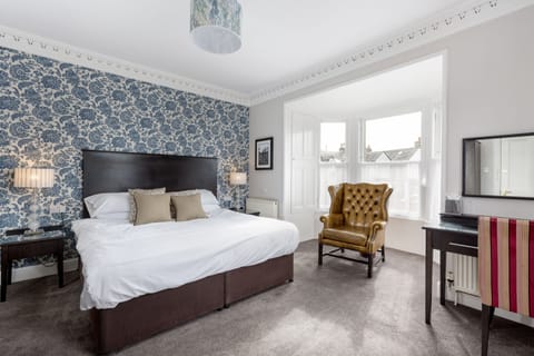 Superior Suite, Ensuite, Garden View | Individually decorated, desk, laptop workspace, blackout drapes