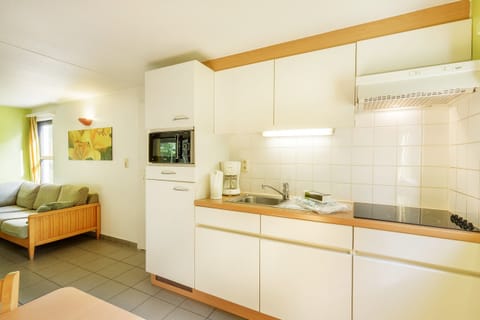 Select | Private kitchen | Fridge, microwave, electric kettle, toaster