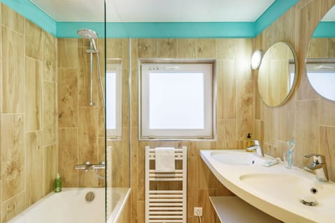 Premium Cottage, 2 Bedrooms | Bathroom