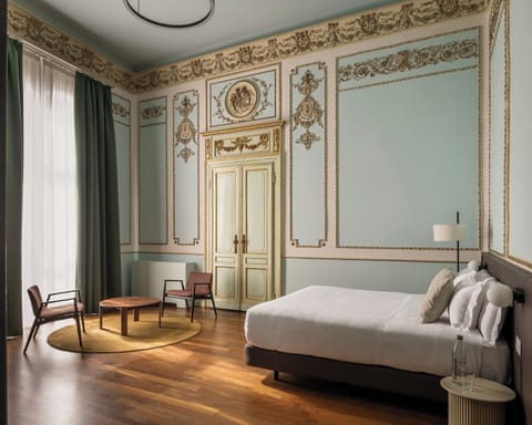 Superior Double Room | Hypo-allergenic bedding, minibar, desk, blackout drapes
