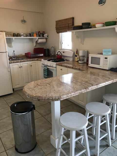 Full kitchen with everything you need!