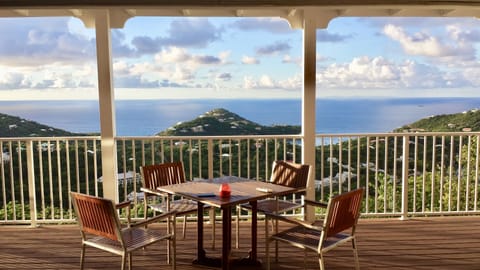 The view from the upper level dining room, looking onto the deck..and that view!