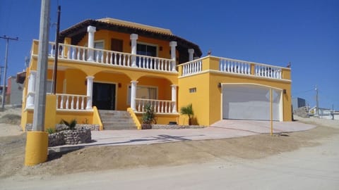 Newly Remodeled Luxurious Home.