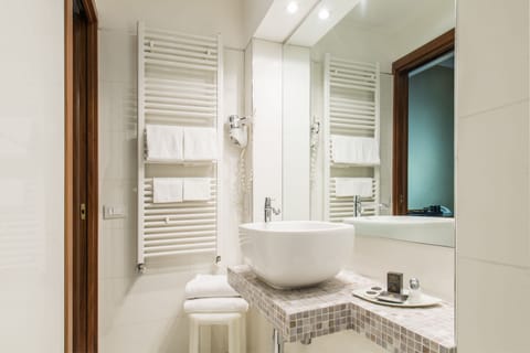 Basic Double Room, Ground Floor (Internal Courtyard) | Bathroom | Free toiletries, hair dryer, bidet, towels