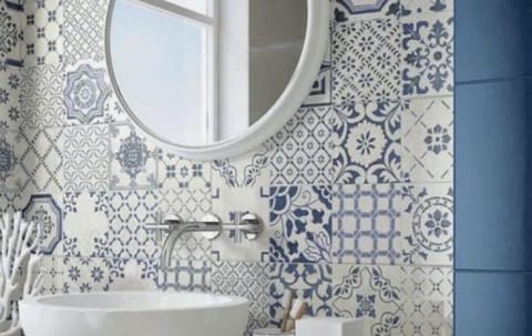 Comfort Apartment, 1 Bedroom | Bathroom | Shower, rainfall showerhead, hair dryer, bidet