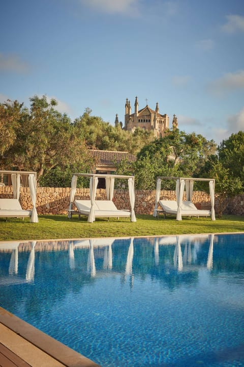 Indoor pool, 2 outdoor pools, open 10:00 AM to 6:00 PM, sun loungers