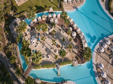 Indoor pool, 2 outdoor pools, pool umbrellas, sun loungers