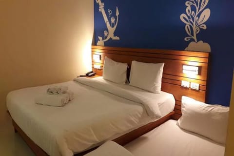 Double Room, Balcony | Desk, blackout drapes, soundproofing, free WiFi