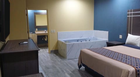 Private spa tub