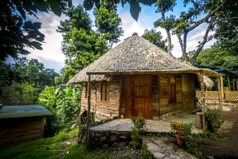 Romantic Cabin, 1 Bedroom, Garden View | WiFi (free), bed sheets