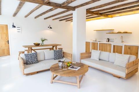 Exclusive Condo, 2 Bedrooms, Poolside | Minibar, in-room safe, iron/ironing board, free WiFi