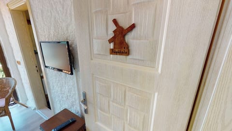 Standard Double Room, Garden View | Iron/ironing board (on request), WiFi (free)