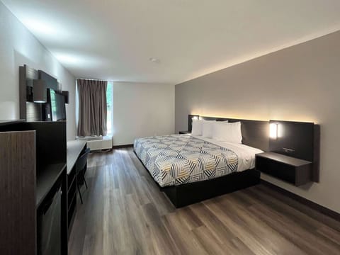 Desk, iron/ironing board, WiFi (free), bed sheets