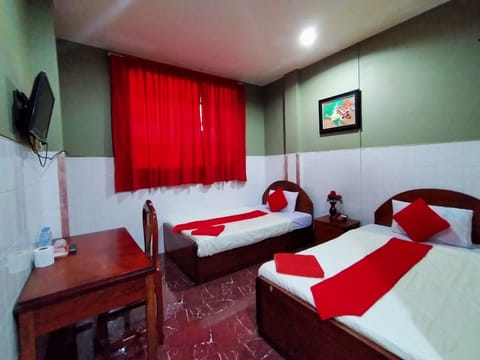Twin Room (Air Conditioning) | Desk, free WiFi