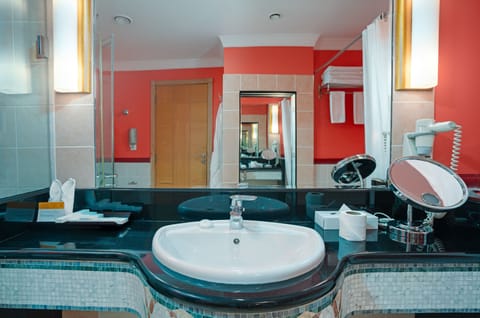 Egyptian cotton sheets, premium bedding, down comforters, in-room safe