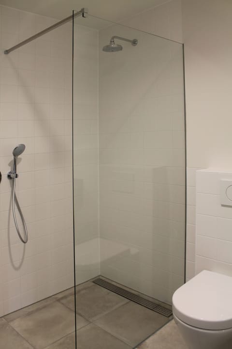 Double Room | Bathroom | Rainfall showerhead, hair dryer, towels