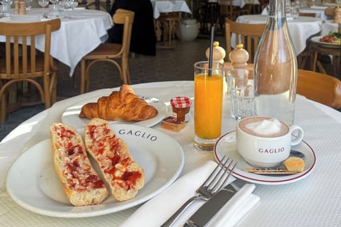 Daily continental breakfast for a fee