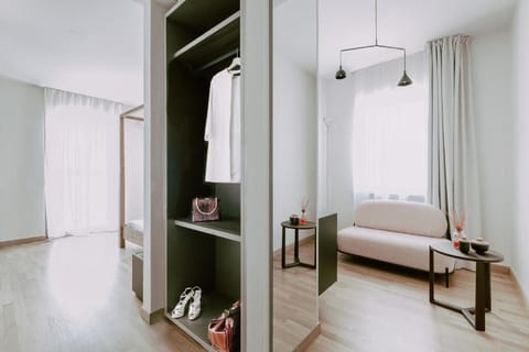 Deluxe Room, 1 Queen Bed, Balcony, Lake View | In-room safe, individually decorated, individually furnished