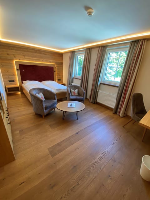 Comfort Double or Twin Room | In-room safe, desk, laptop workspace, soundproofing