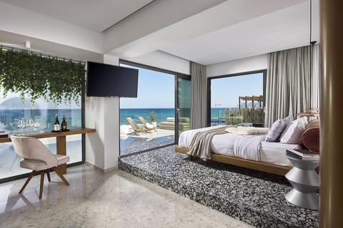 Suite, Sea View (King with Outdoor Jetted tub) | Premium bedding, pillowtop beds, in-room safe, blackout drapes