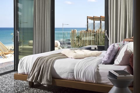 Suite, Sea View (King with Outdoor Jetted tub) | Premium bedding, pillowtop beds, in-room safe, blackout drapes