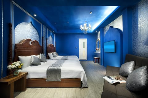 Deluxe Quadruple Room, 2 Double Beds | Desk, blackout drapes, free WiFi, bed sheets