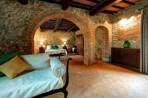 Soundproofing, WiFi (free)