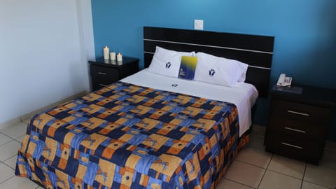 Double Room, 1 Double Bed | Iron/ironing board, free rollaway beds, free WiFi