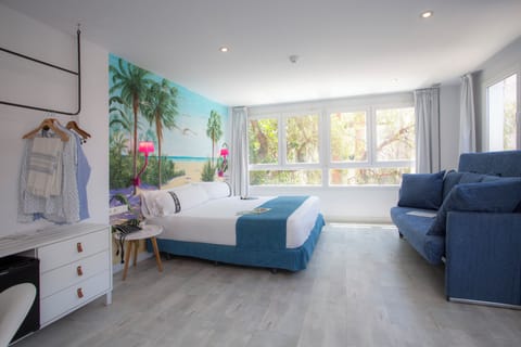 Triple Room, 3 Twin Beds | Minibar, individually decorated, desk, blackout drapes