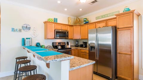 Amazing Stainless Steel and Granite fully-stocked kitchen