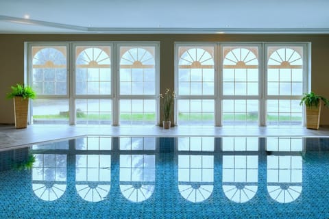 Exercise/lap pool