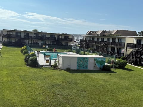 Beautiful pull and courtyard for sunbathing.
