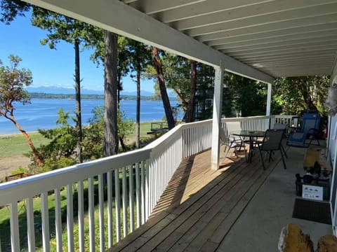 Private covered deck & BBQ