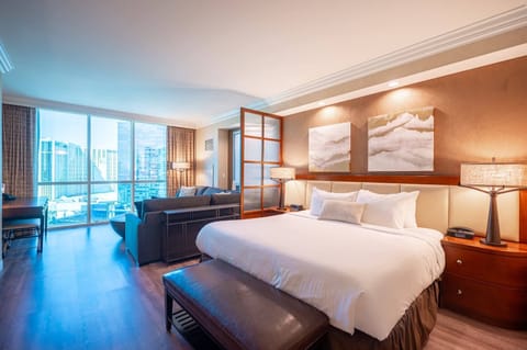 King size bed - watch cable TV on the large flat screen