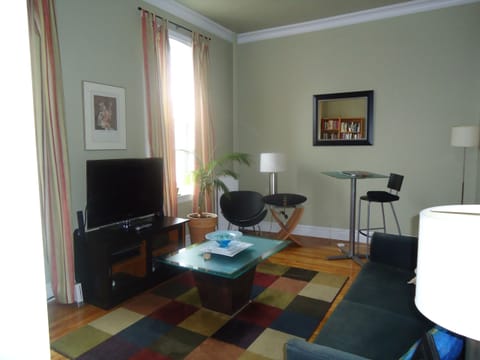 Victorian Urban Suite in Historic District