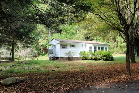 White Oak Canyon Cottage - front view