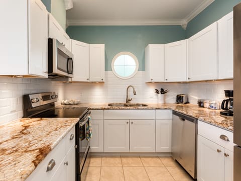 Fully stocked kitchen w/ all of the dishware, cookware and bakeware you'll need.