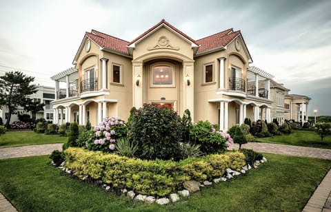 Front Exterior with circular driveway.