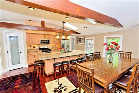 Spacious Luxury Penthouse Condo two blocks from the heart of downtown Saratoga!