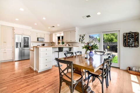 Kitchen & Dining Room