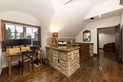 Harding Suite kitchenette & desk