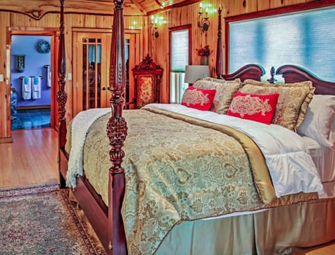 King Bed suite