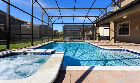 Pool with Hot Tub/Spa