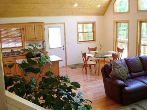 Dining area for 6 people