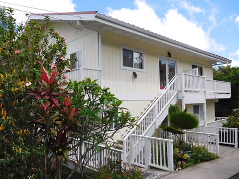 This room has a first floor entrance - no stairs