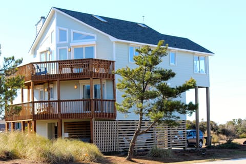 Oceanside Vacation Retreat in South Nags - Head, NC - Spectacular views 
