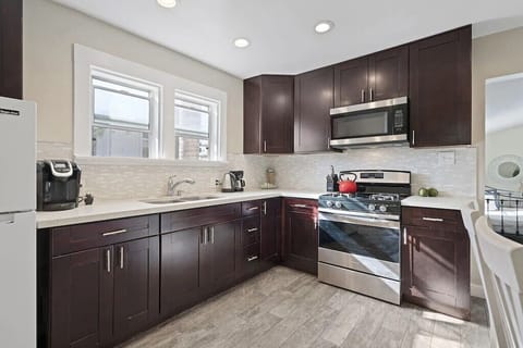 Full kitchen and dining table