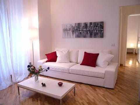 Living room. Apartment totally refurbished.