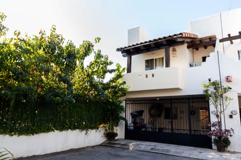 SIDEVIEW of the house